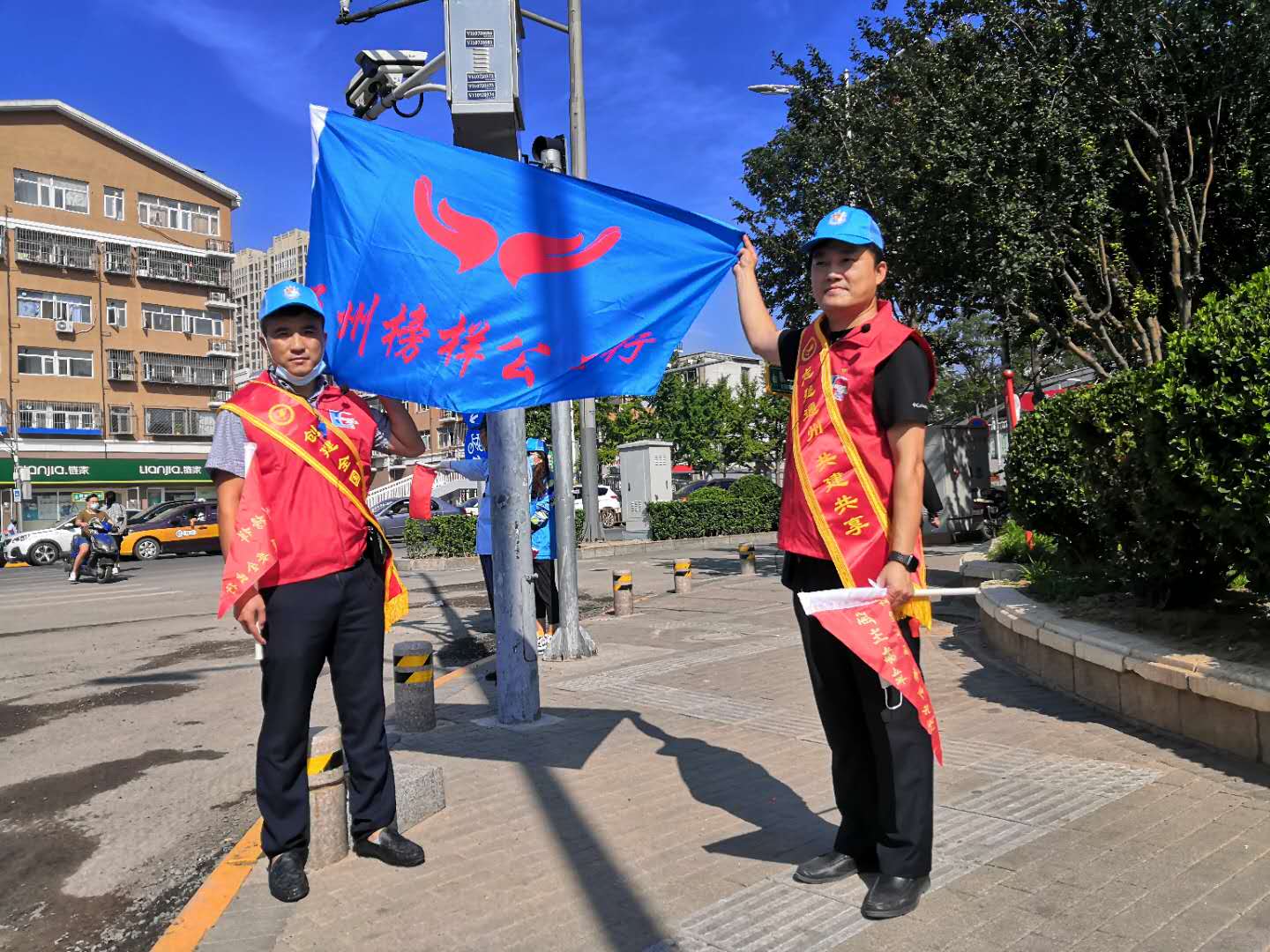 <strong>欧美美女挤奶水</strong>